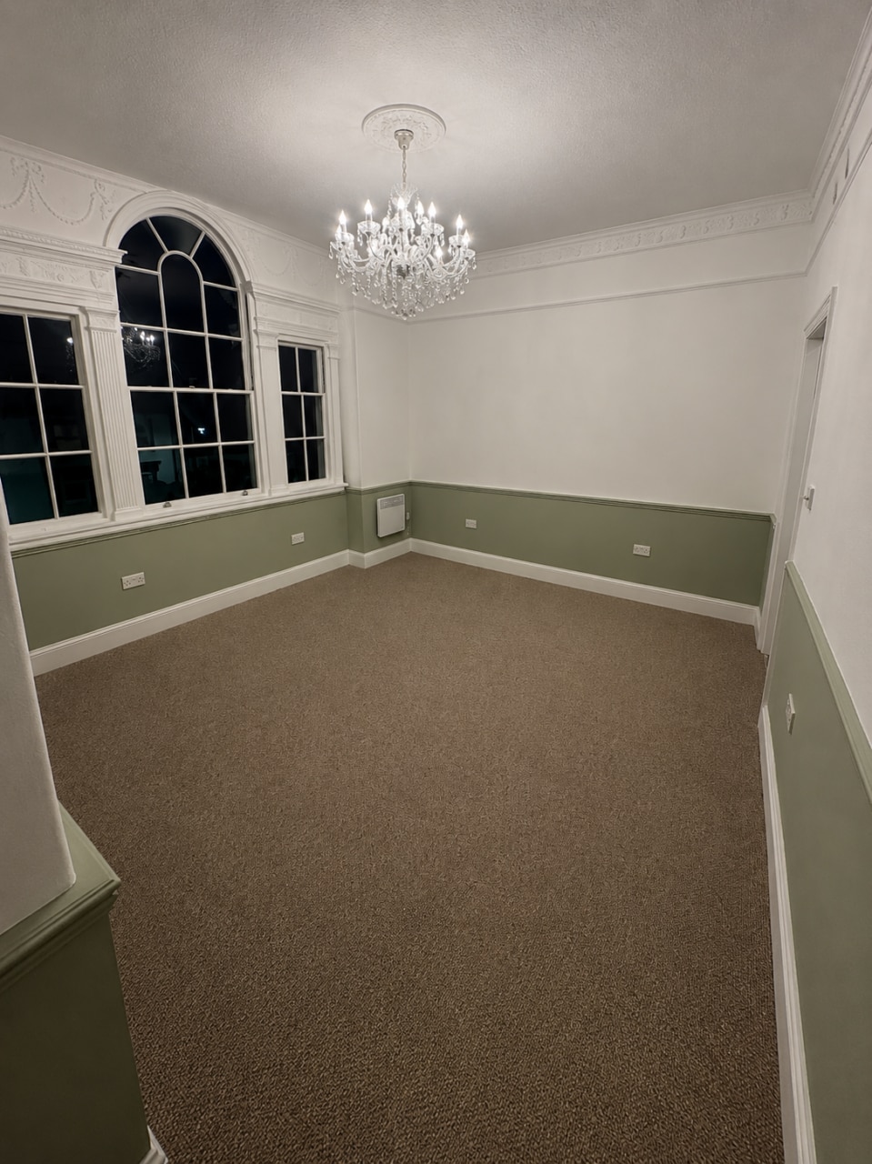 22-24 High St, Halstead to rent Interior Photo- Image 1 of 2