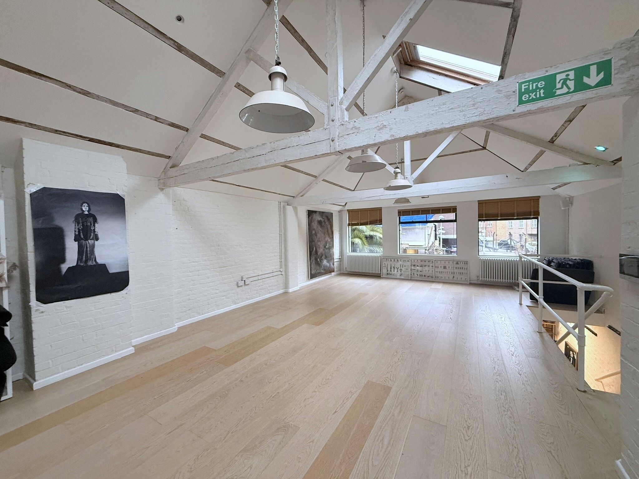 6 Sylvester Path, London to rent Interior Photo- Image 1 of 4