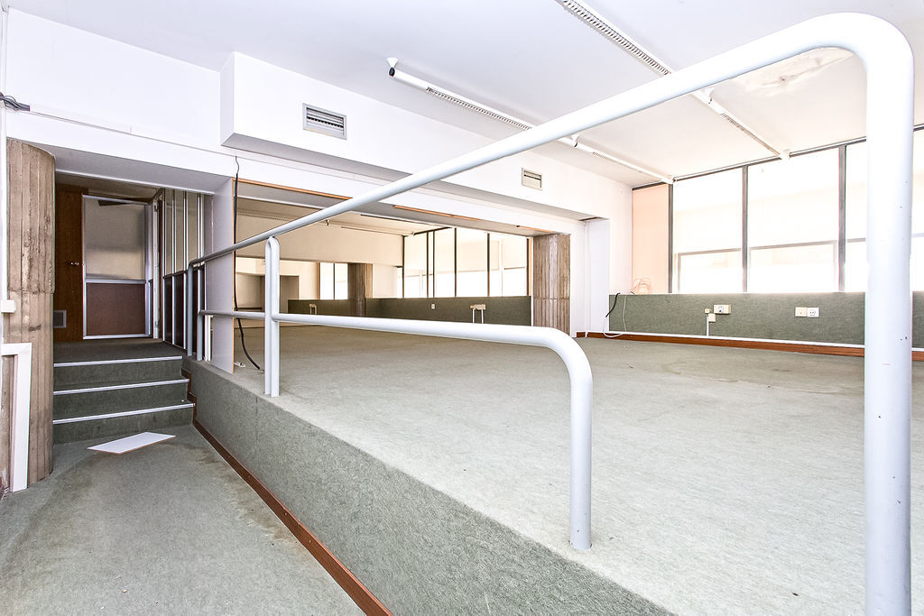 Manresa, BAR 08241 - Unit 01 -  - Interior Photo - Image 2 of 12
