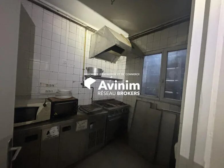 Retail in Paris to rent - Interior Photo - Image 3 of 5