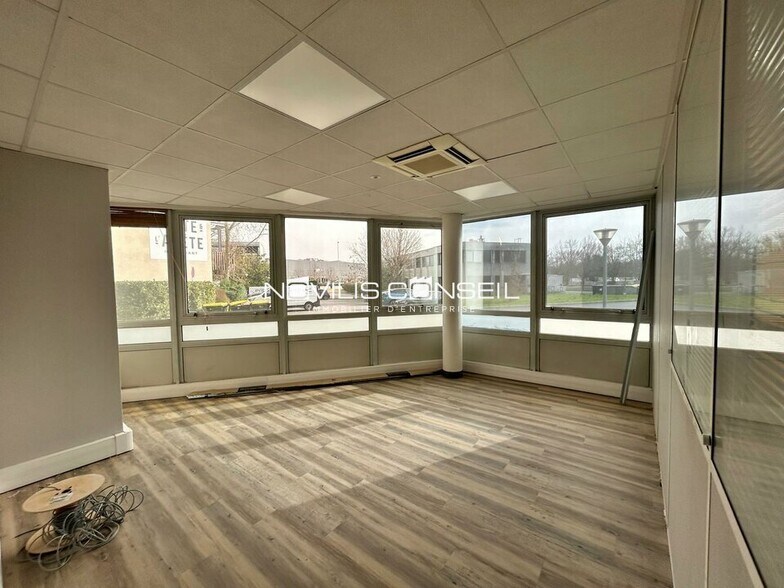 Office in Labège to rent - Interior Photo - Image 3 of 3