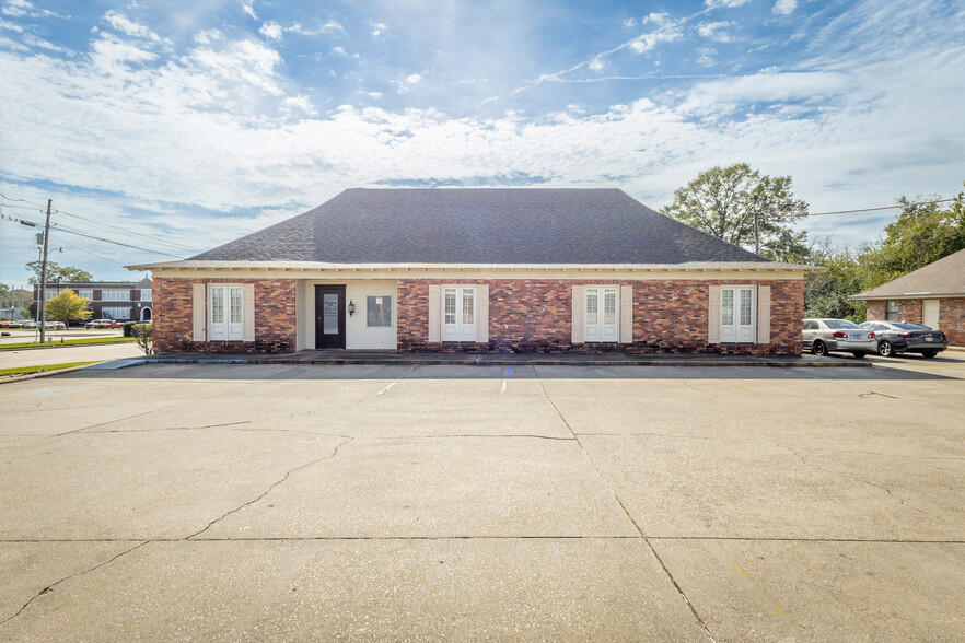 618 S Washington St, Bastrop, LA for sale - Building Photo - Image 2 of 33