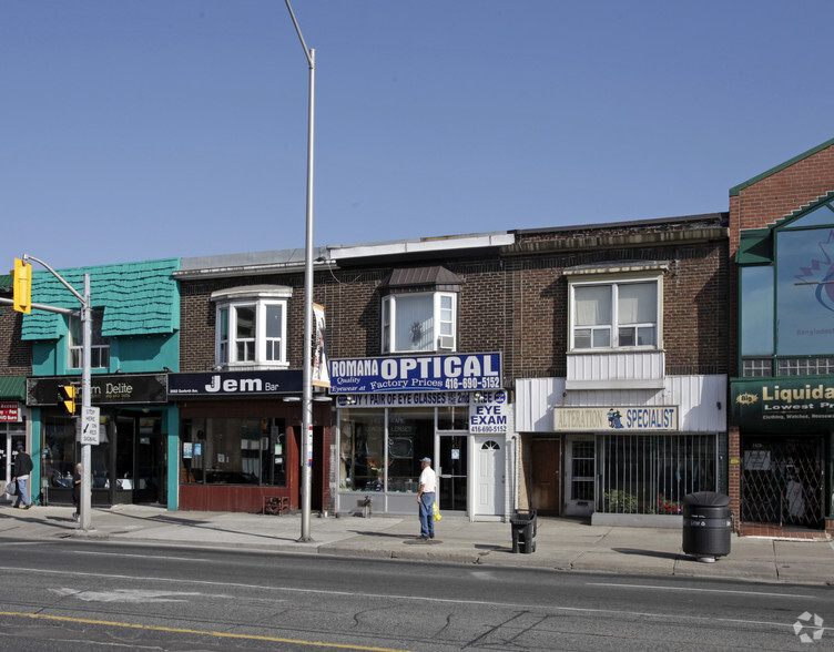 2666 Danforth Ave, Toronto, ON for sale - Building Photo - Image 1 of 4