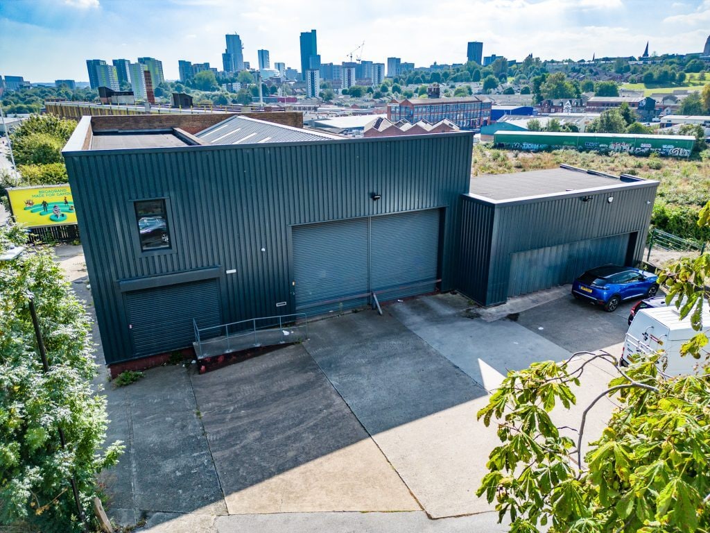 Scott Hall Rd, Leeds to rent Building Photo- Image 1 of 2