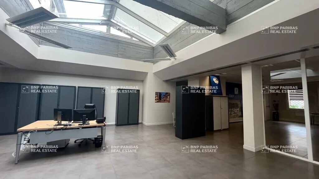 Vente Bureaux 1 682 m² - Photo 1