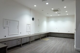 228-236 Imperial Dr, Harrow to rent Interior Photo- Image 2 of 7