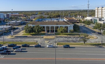 111 University Dr E, College Station, TX for rent Building Photo- Image 1 of 6