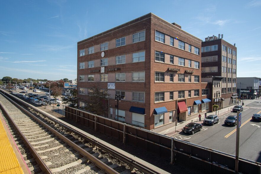 53 N Park Ave, Rockville Centre, NY for rent - Building Photo - Image 1 of 28