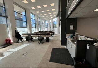 11 Waterloo Sq, Newcastle Upon Tyne to rent Interior Photo- Image 2 of 11