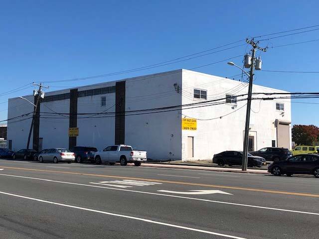 4217 Austin Blvd, Island Park, NY for rent - Building Photo - Image 2 of 4