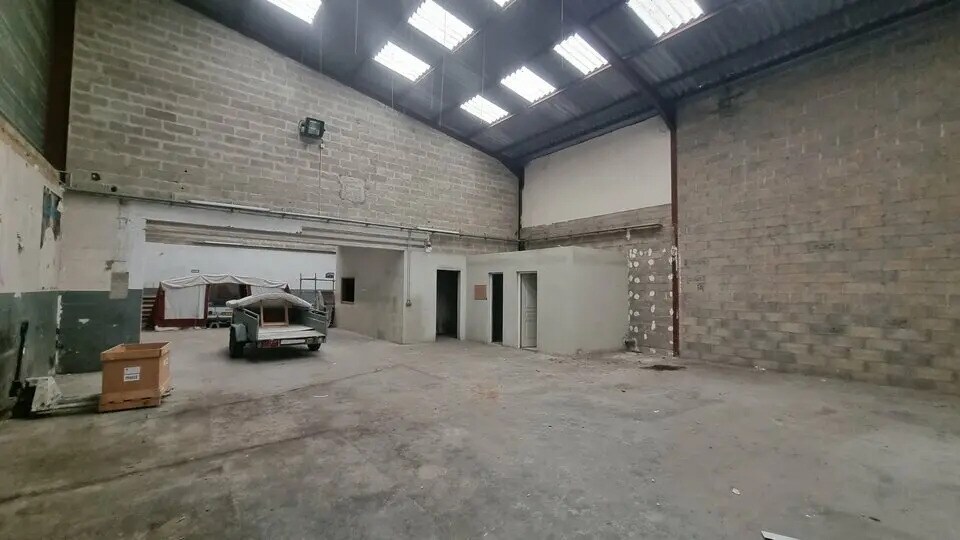 Retail in Roissy-en-Brie to rent Interior Photo- Image 1 of 27