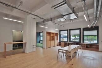 353 S Broadway, Los Angeles, CA to rent Interior Photo- Image 1 of 3