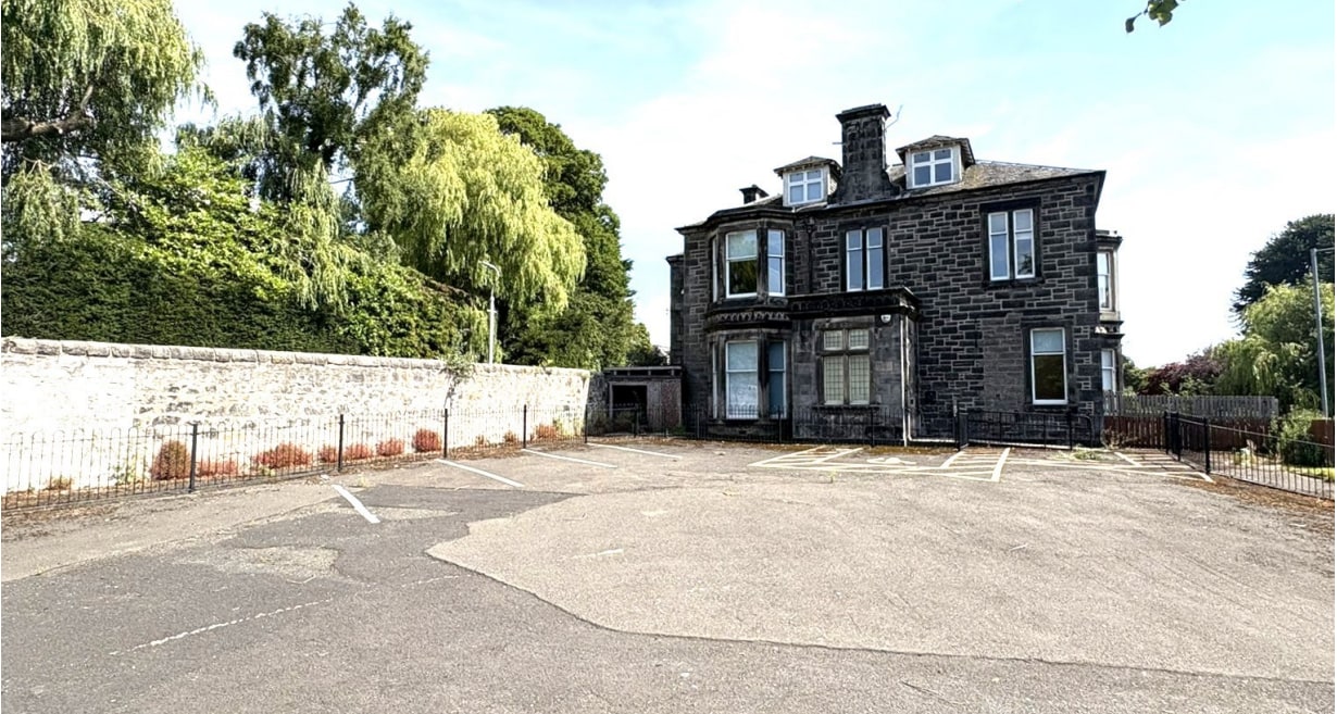 Comely Park, Dunfermline to rent Building Photo- Image 1 of 4