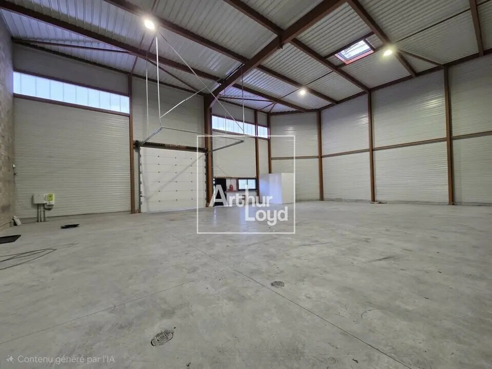 Location Local d'activités 302 m² - Photo 1