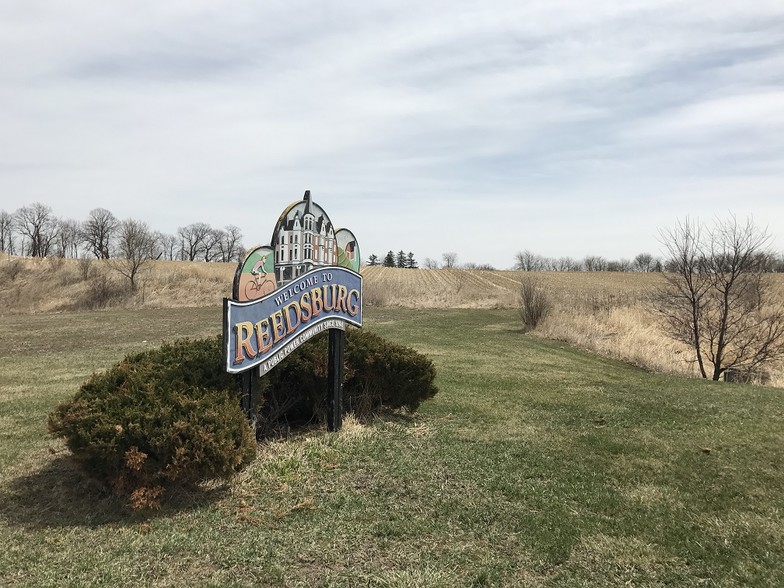 1000 Old Loganville Rd, Reedsburg, WI for sale - Primary Photo - Image 1 of 11