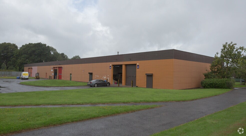 1A-2C Young Sq, Livingston for sale - Primary Photo - Image 1 of 1