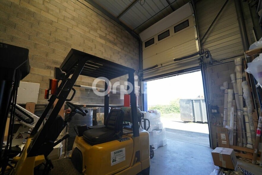 Light Industrial in Messimy for sale - Interior Photo - Image 3 of 12