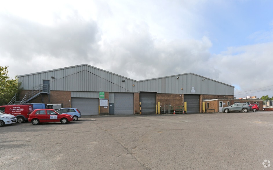 Sheffield Rd, Sheffield to rent - Primary Photo - Image 1 of 2