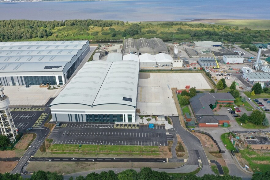 North Rd, Ellesmere Port to rent - Building Photo - Image 1 of 3