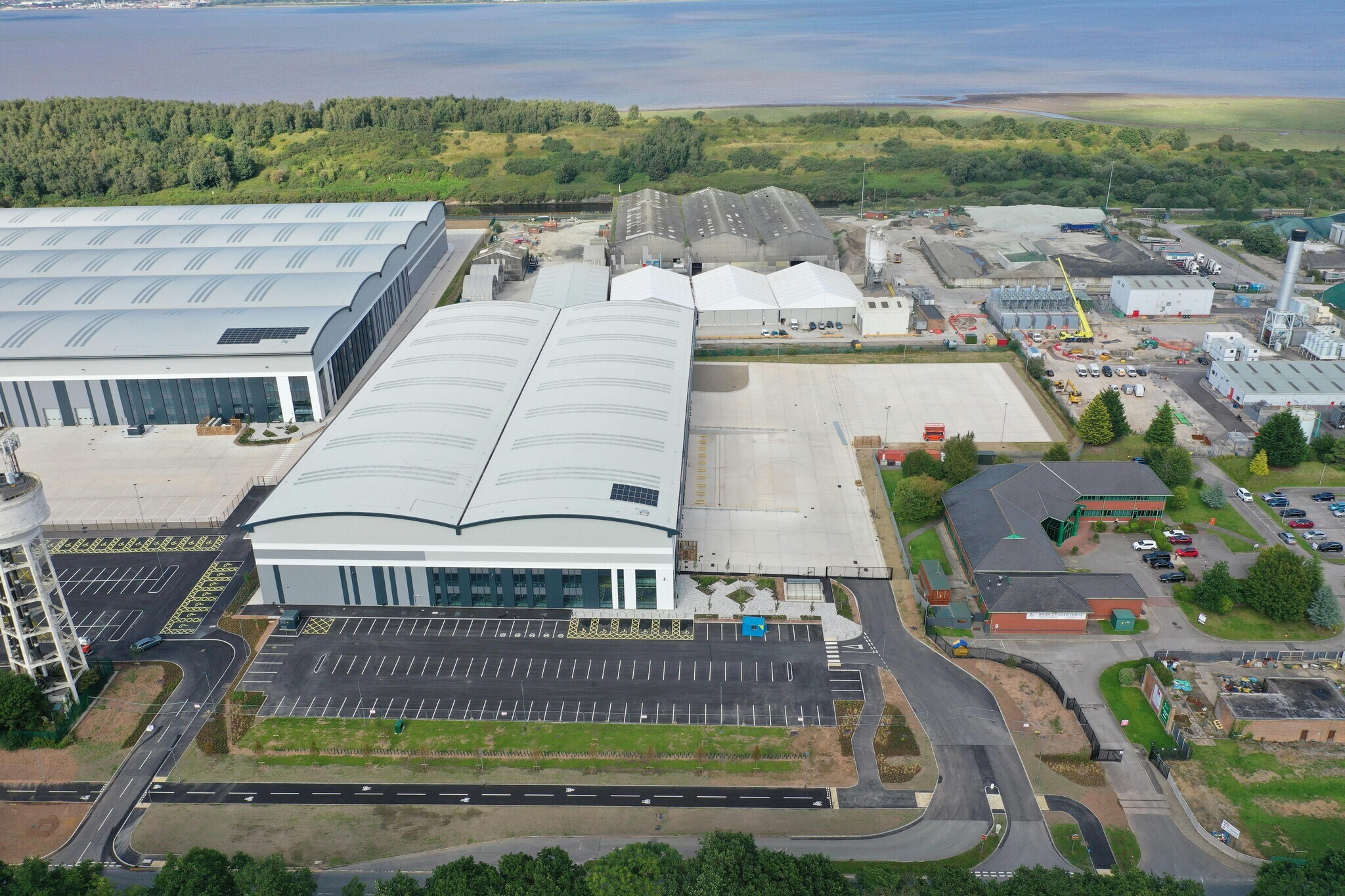 North Rd, Ellesmere Port to rent Building Photo- Image 1 of 4