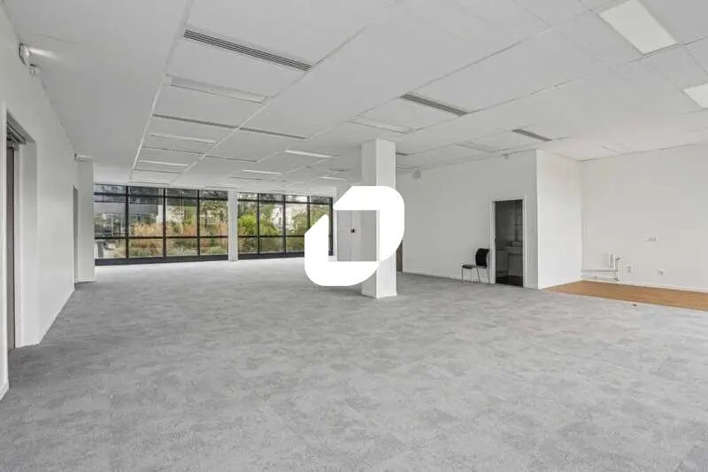 Office in Vincennes to rent - Building Photo - Image 3 of 32