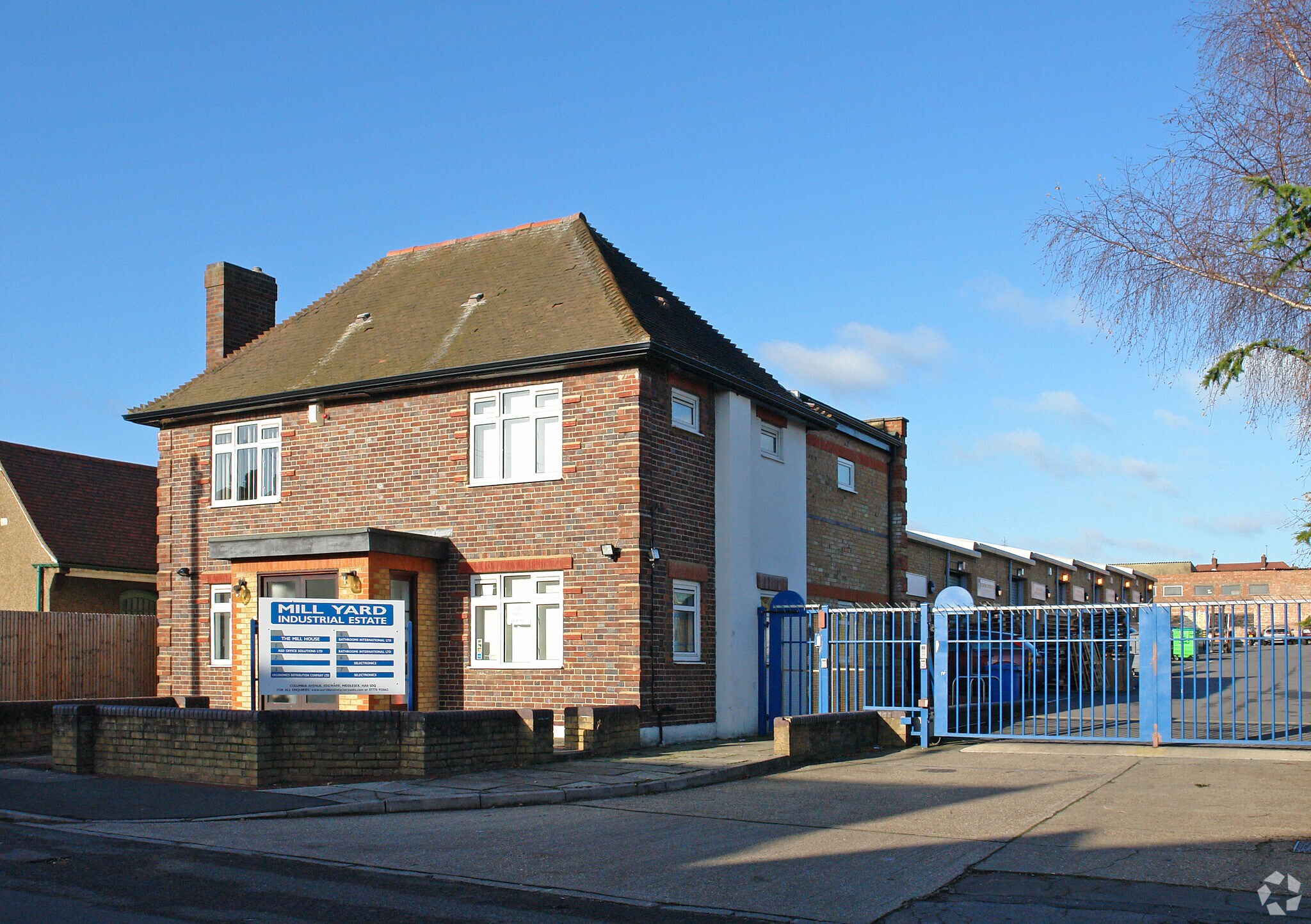 Columbia Ave, Edgware for sale Primary Photo- Image 1 of 1