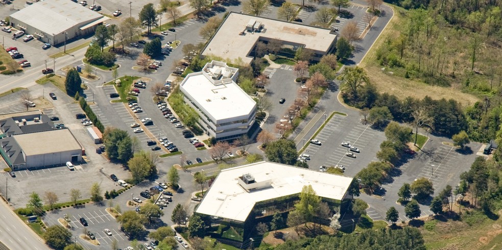 777 Lowndes Hill Rd, Greenville, SC for rent - Aerial - Image 3 of 22