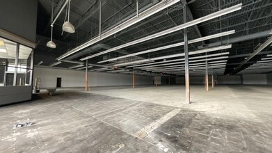 1200-1620 W 75th St, Downers Grove, IL to rent Building Photo- Image 2 of 5