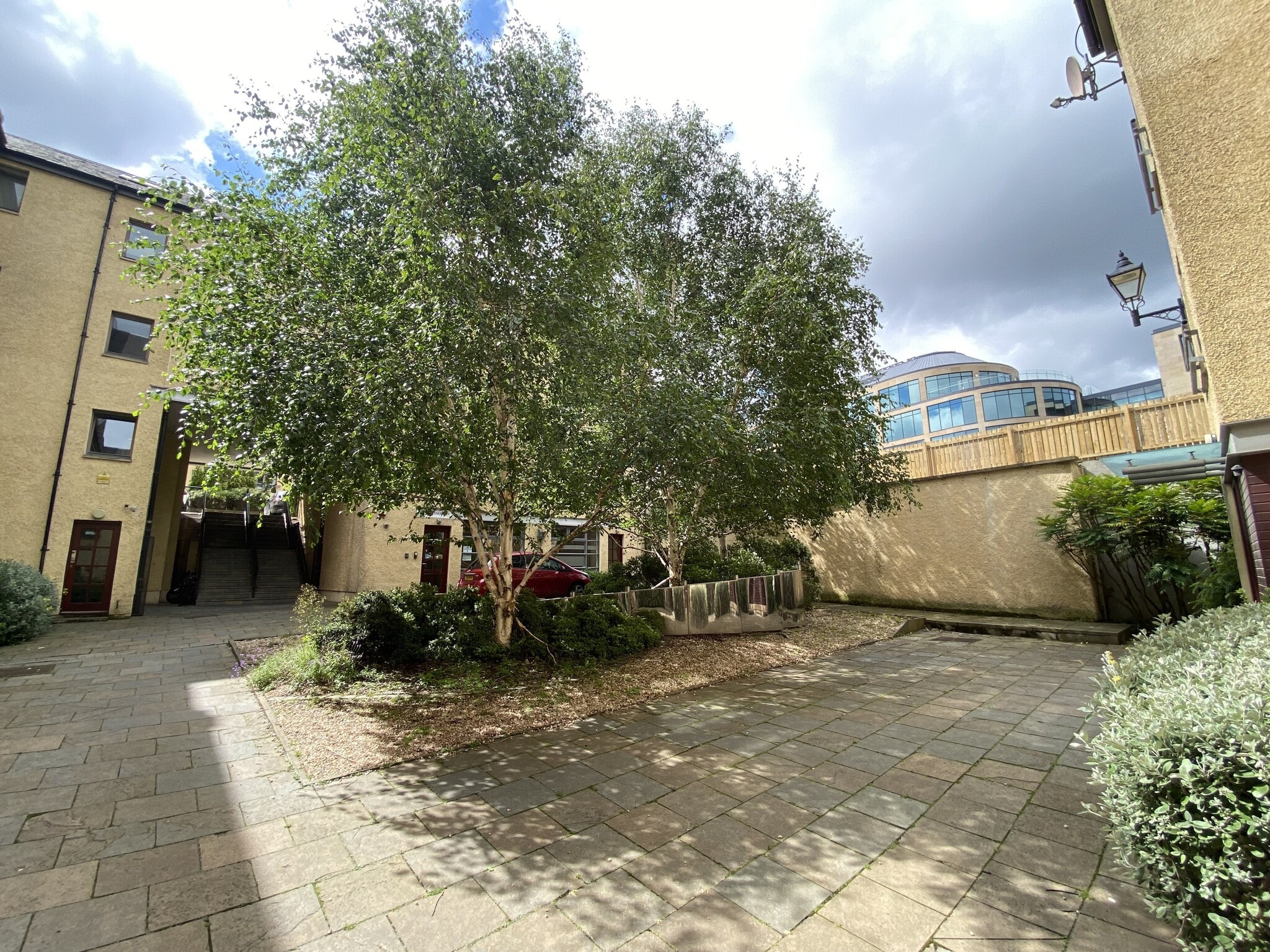 10 Old Tolbooth Wynd, Edinburgh to rent Building Photo- Image 1 of 7