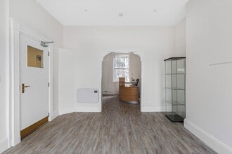 360-364 City Rd, London to rent Interior Photo- Image 1 of 13