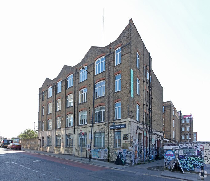 92 White Post Ln, London to rent - Primary Photo - Image 1 of 2