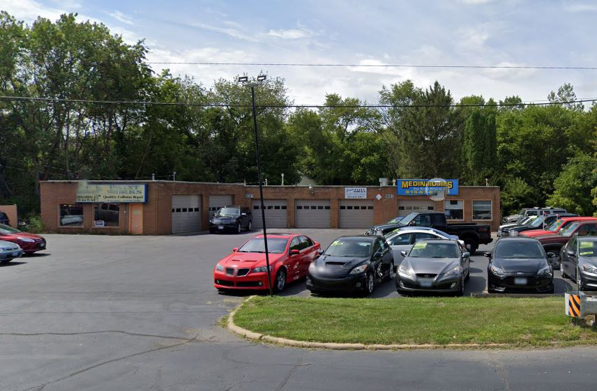 9001-9003 US Highway 12, Richmond, IL for sale - Primary Photo - Image 1 of 3