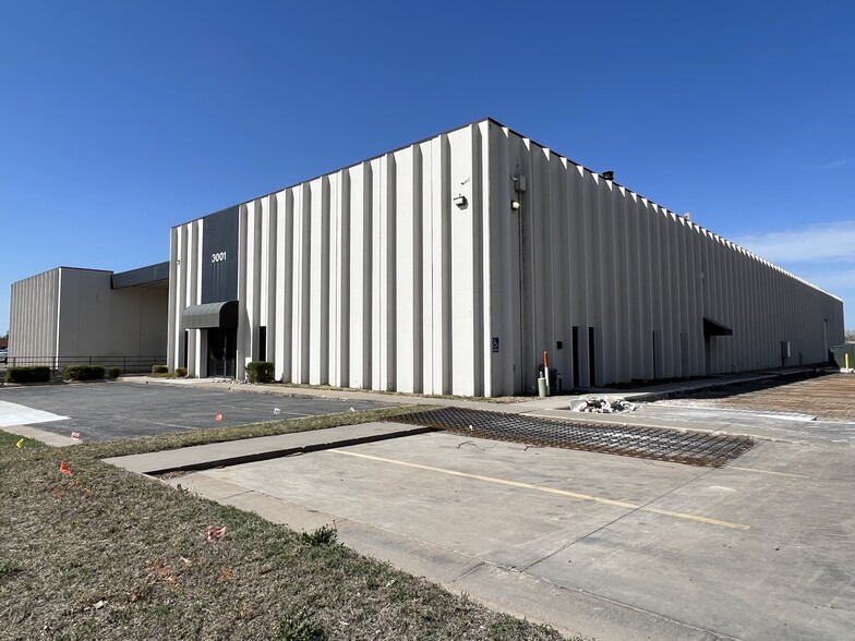 3001 S Madison, Wichita, KS for rent - Building Photo - Image 1 of 6