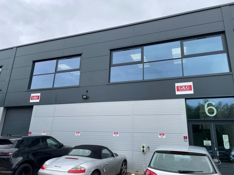 Ford Rd, Chertsey to rent - Building Photo - Image 2 of 6