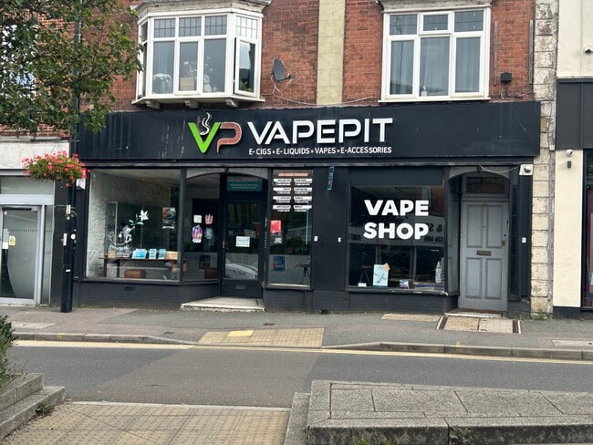 More details for 12 The Square, Caterham - Retail to Rent