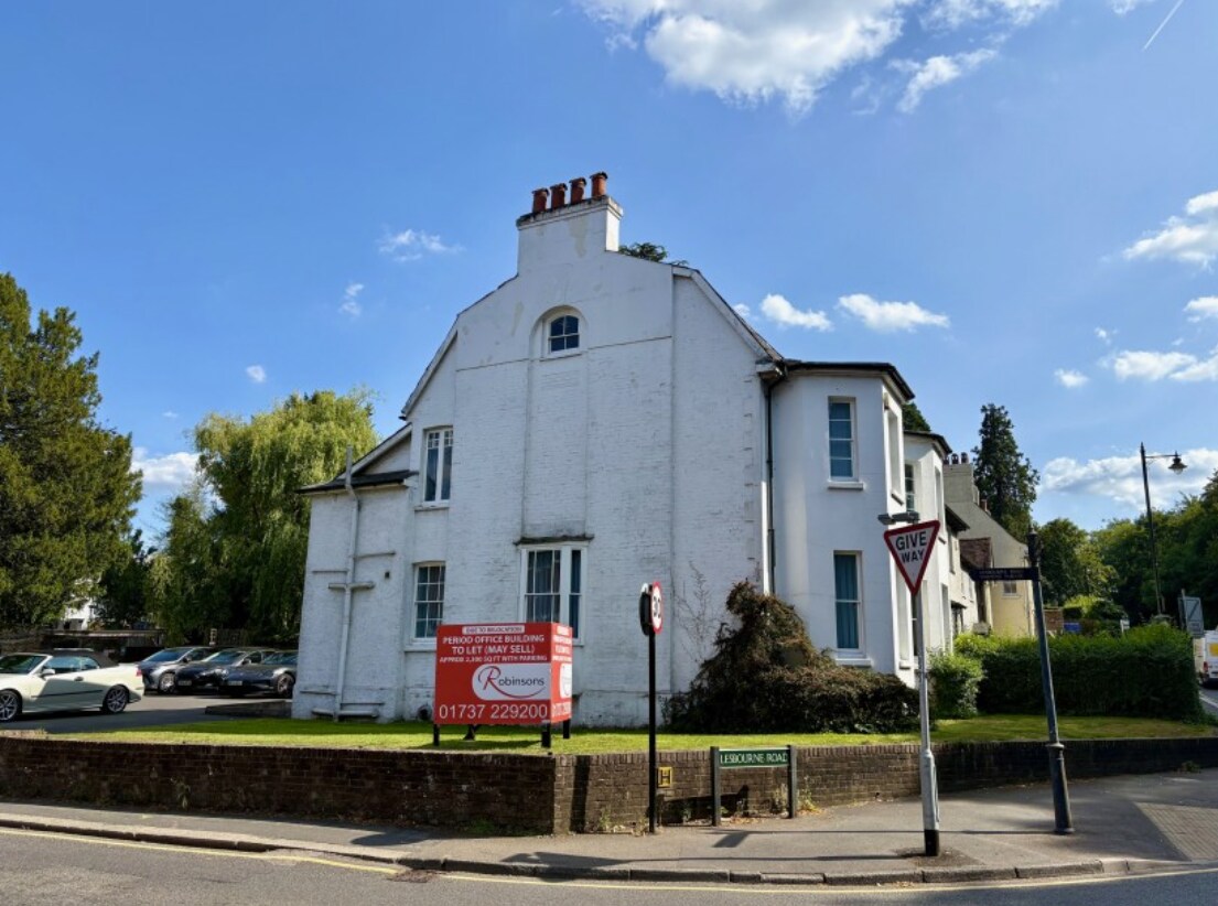107 Bell St, Reigate to rent Building Photo- Image 1 of 3