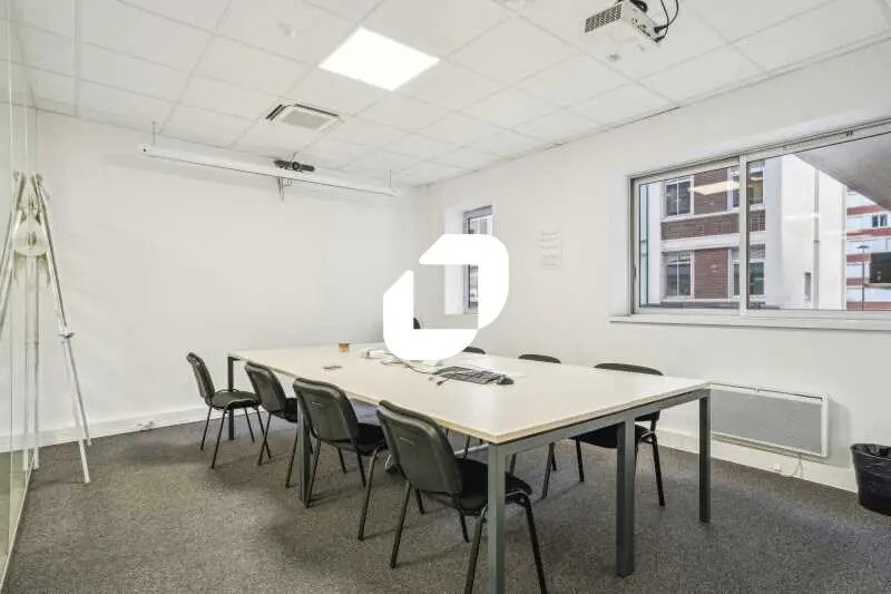 Office in Levallois-Perret to rent - Interior Photo - Image 3 of 9