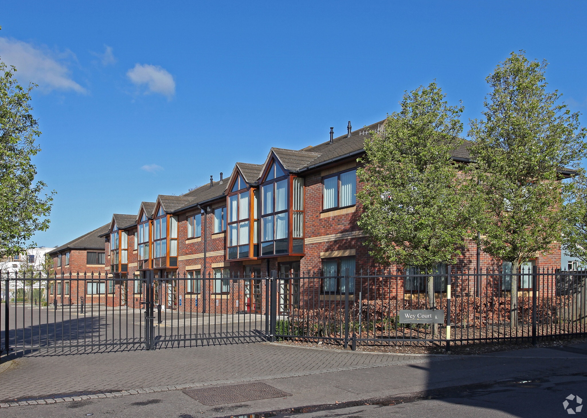Mary Rd, Guildford to rent Building Photo- Image 1 of 3