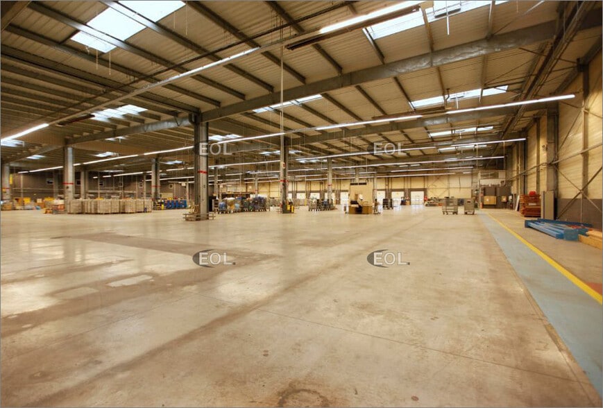 Industrial in Mitry-Mory to rent - Interior Photo - Image 3 of 4