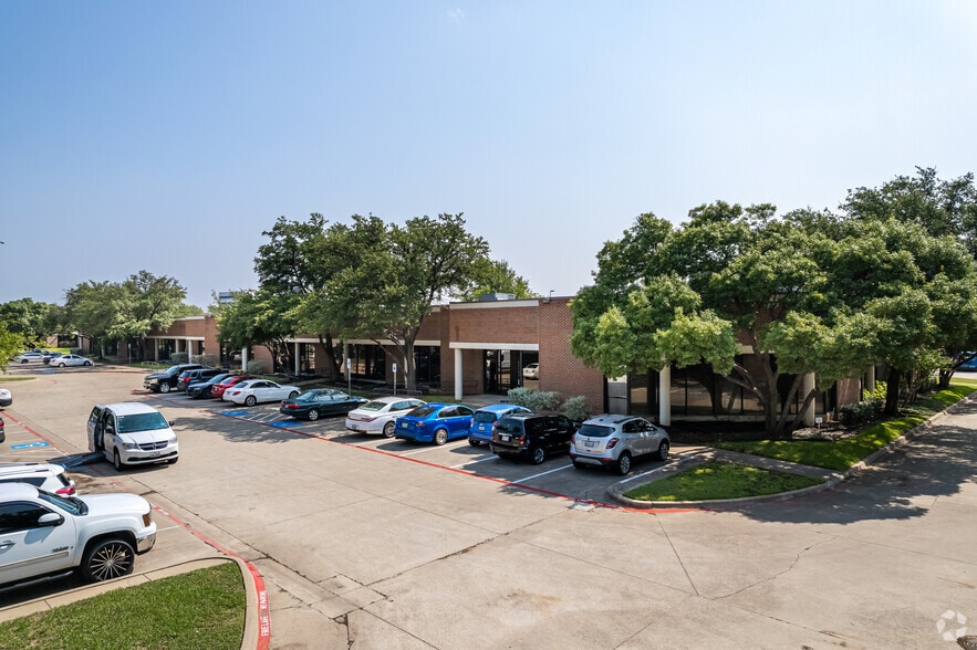 12801 N Stemmons Fwy, Farmers Branch, TX for rent - Building Photo - Image 3 of 29