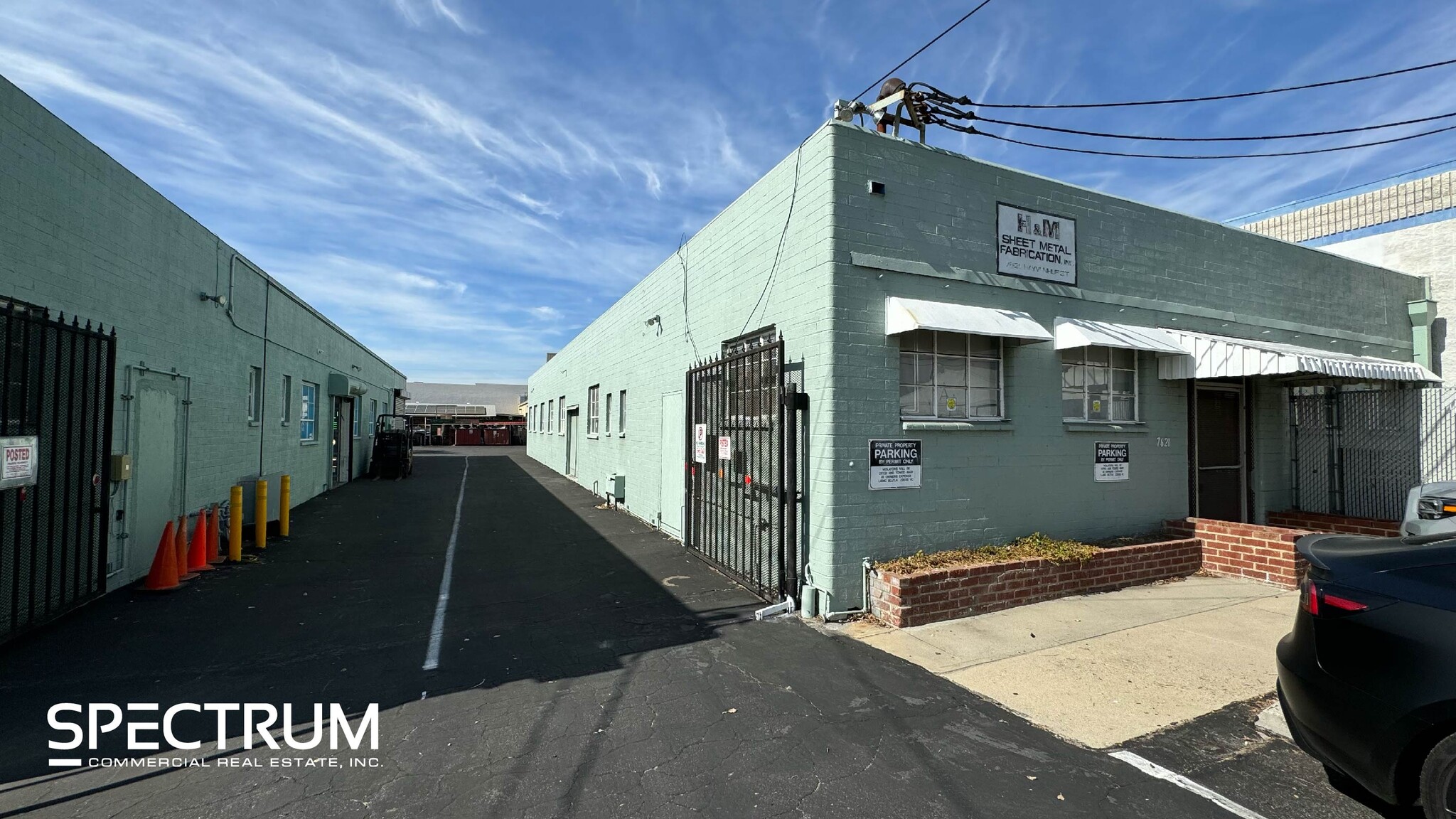 7621 Hayvenhurst Ave, Van Nuys, CA to rent Building Photo- Image 1 of 7