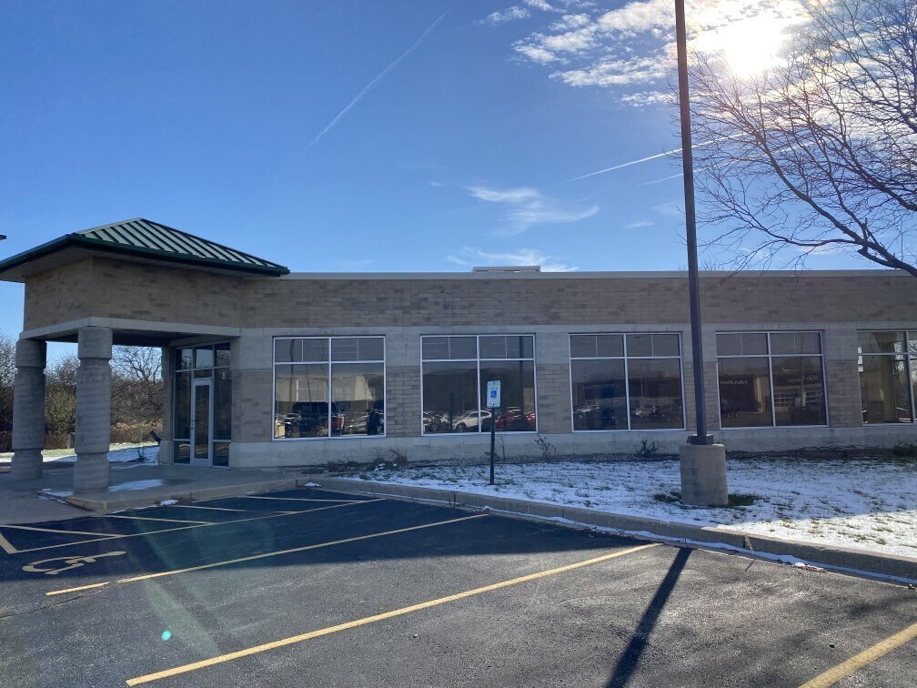 8301 N 76th St, Milwaukee 53223 UK