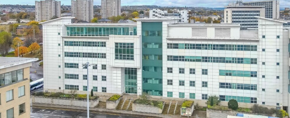 Nelson St, Bradford to rent - Primary Photo - Image 1 of 7