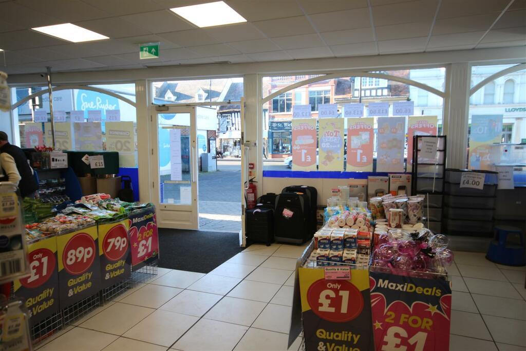 24-26 High St, Evesham to rent Interior Photo- Image 1 of 3