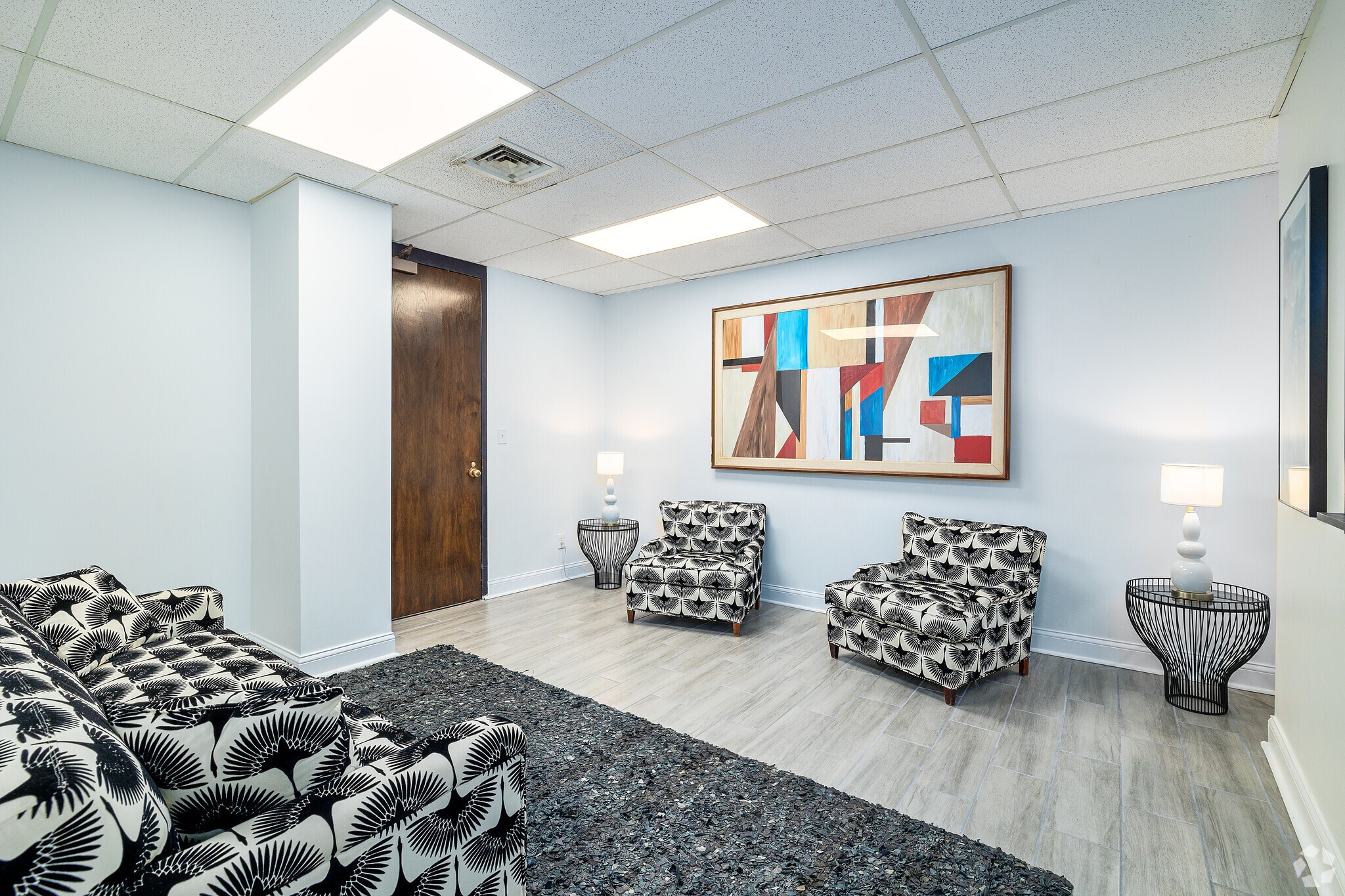 26300 Euclid Ave, Cleveland, OH to rent Interior Photo- Image 1 of 3