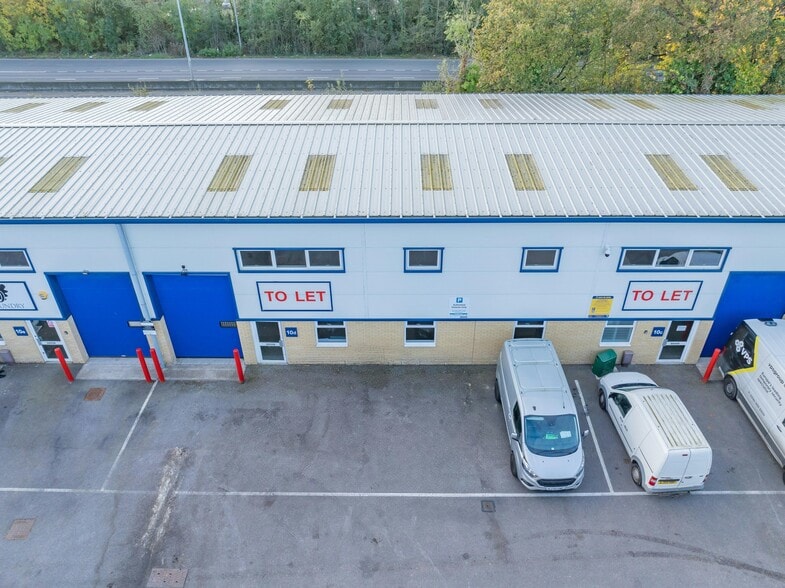 Solent Rd, Havant to rent - Building Photo - Image 2 of 11