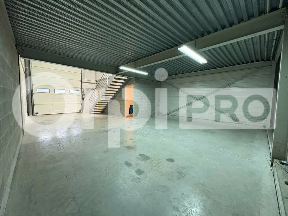 Location Local d'activités 138 m² - Photo 1