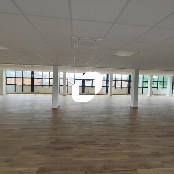 7 Rue Roland Martin, Champigny-sur-Marne to rent - Interior Photo - Image 2 of 10