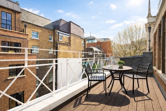 27-32 Old Jewry, London to rent Interior Photo- Image 1 of 4