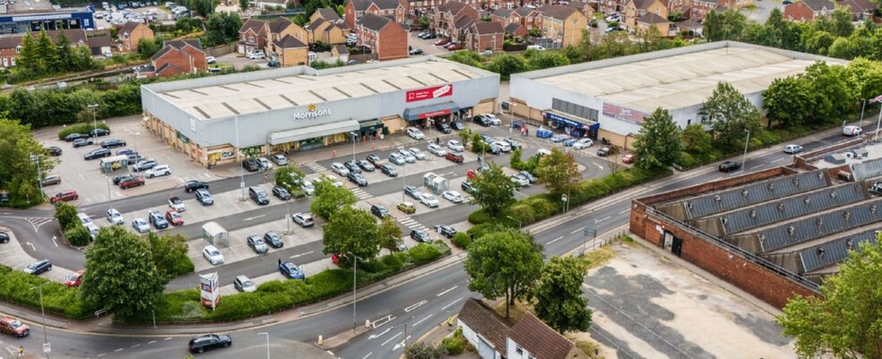 Castleford Retail Park portfolio of 2 properties for sale on LoopNet.co.uk - Primary Photo - Image 1 of 1